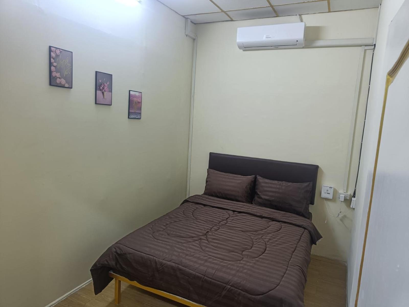 The House Hostel Bangkok Buitenkant foto