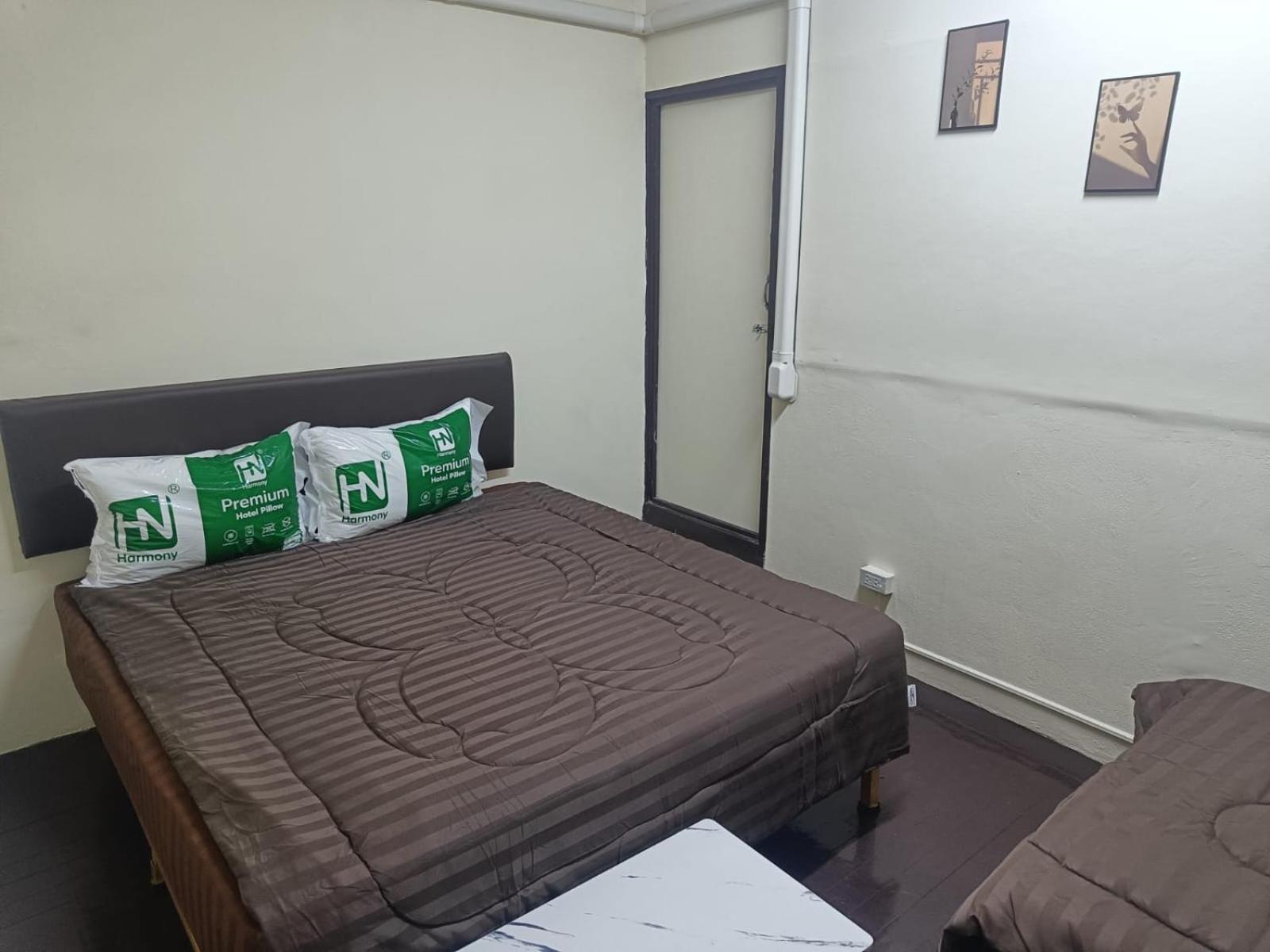 The House Hostel Bangkok Buitenkant foto